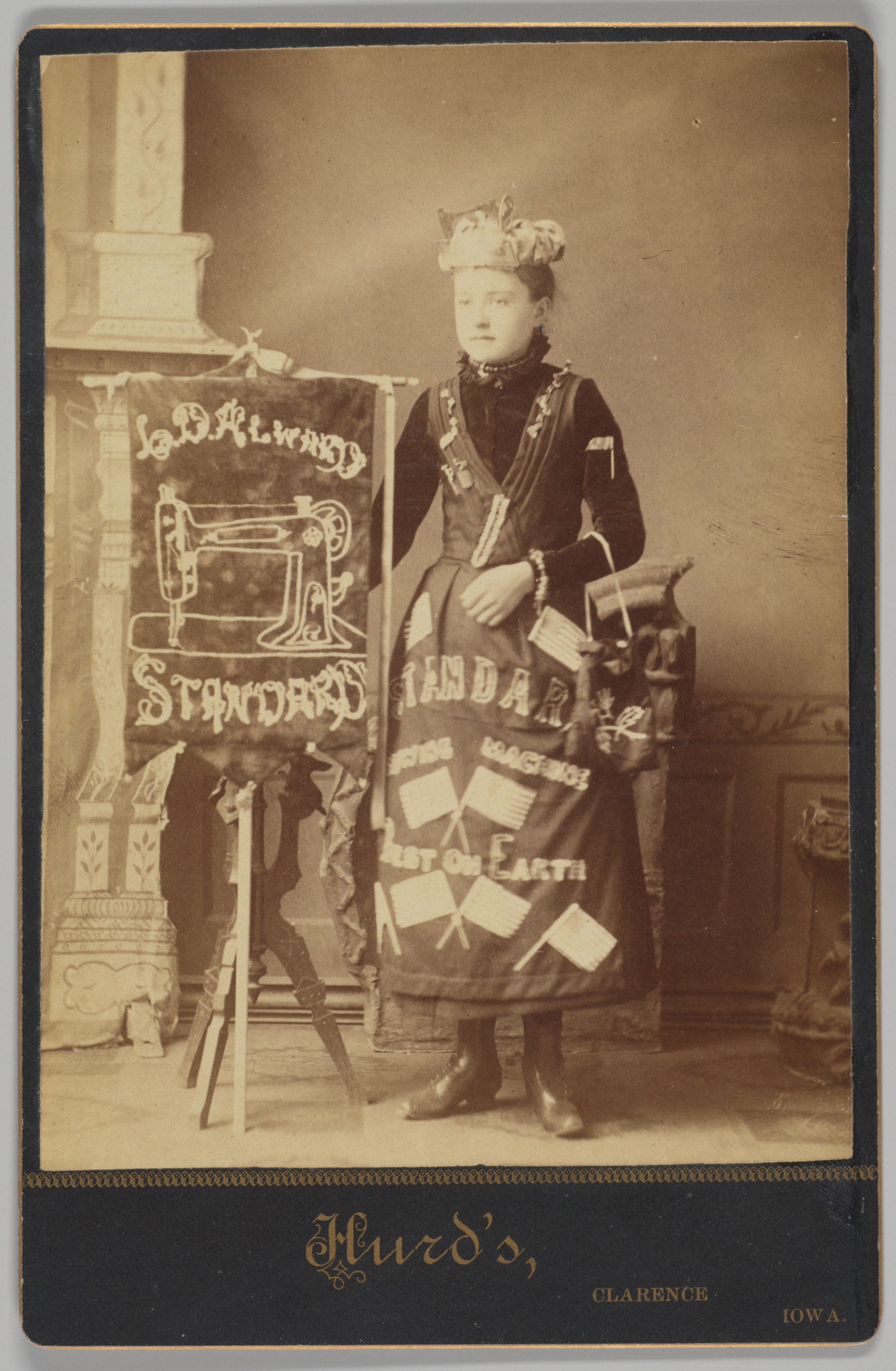 1800lerin Sonundan Standard Dikiş Makinesi Temsilcisi Kadın Portre Fotoğrafı