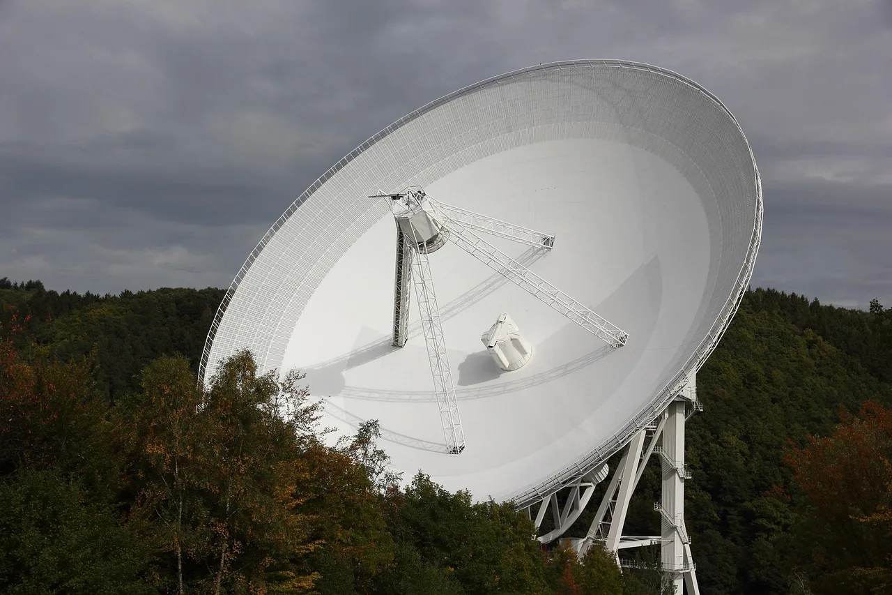 Almanya Effelsberg radyo teleskobu - uzay keşfi