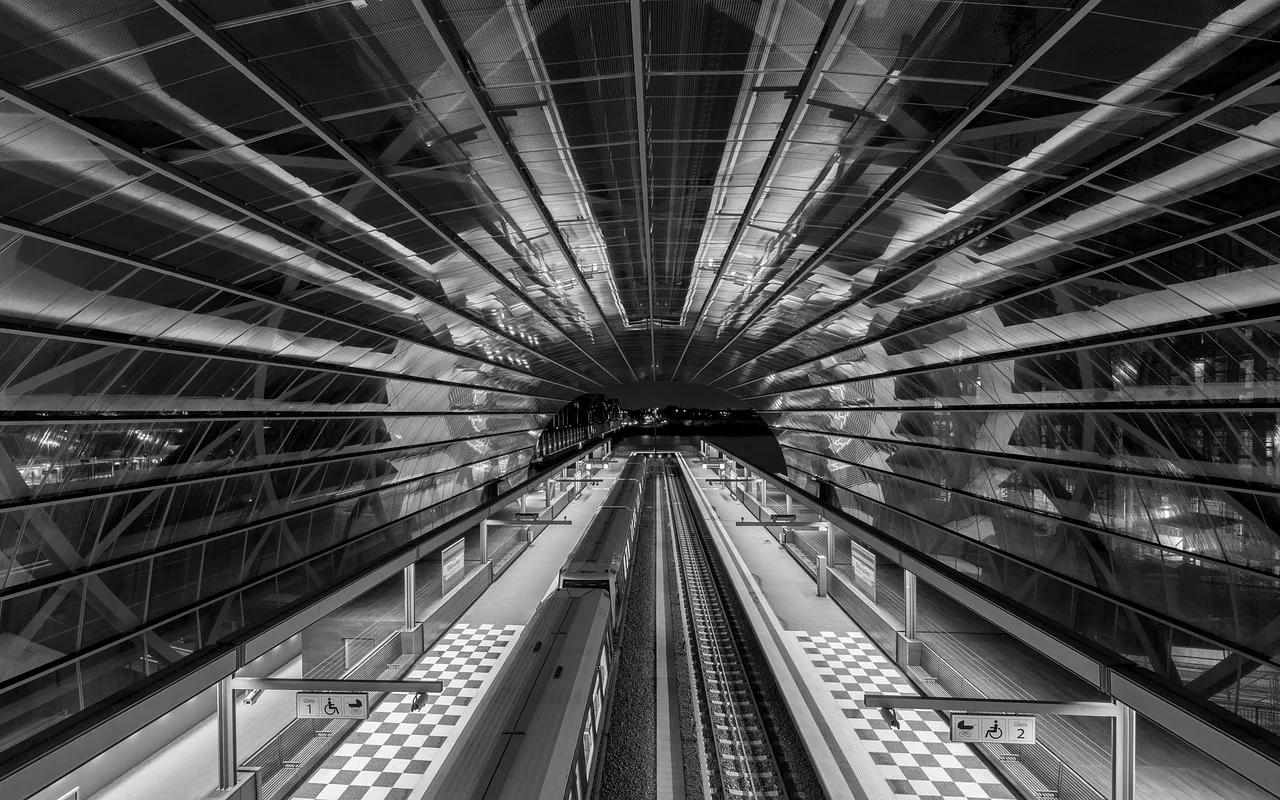 Almanya Hamburg metrosu modern mimari fotoğrafı