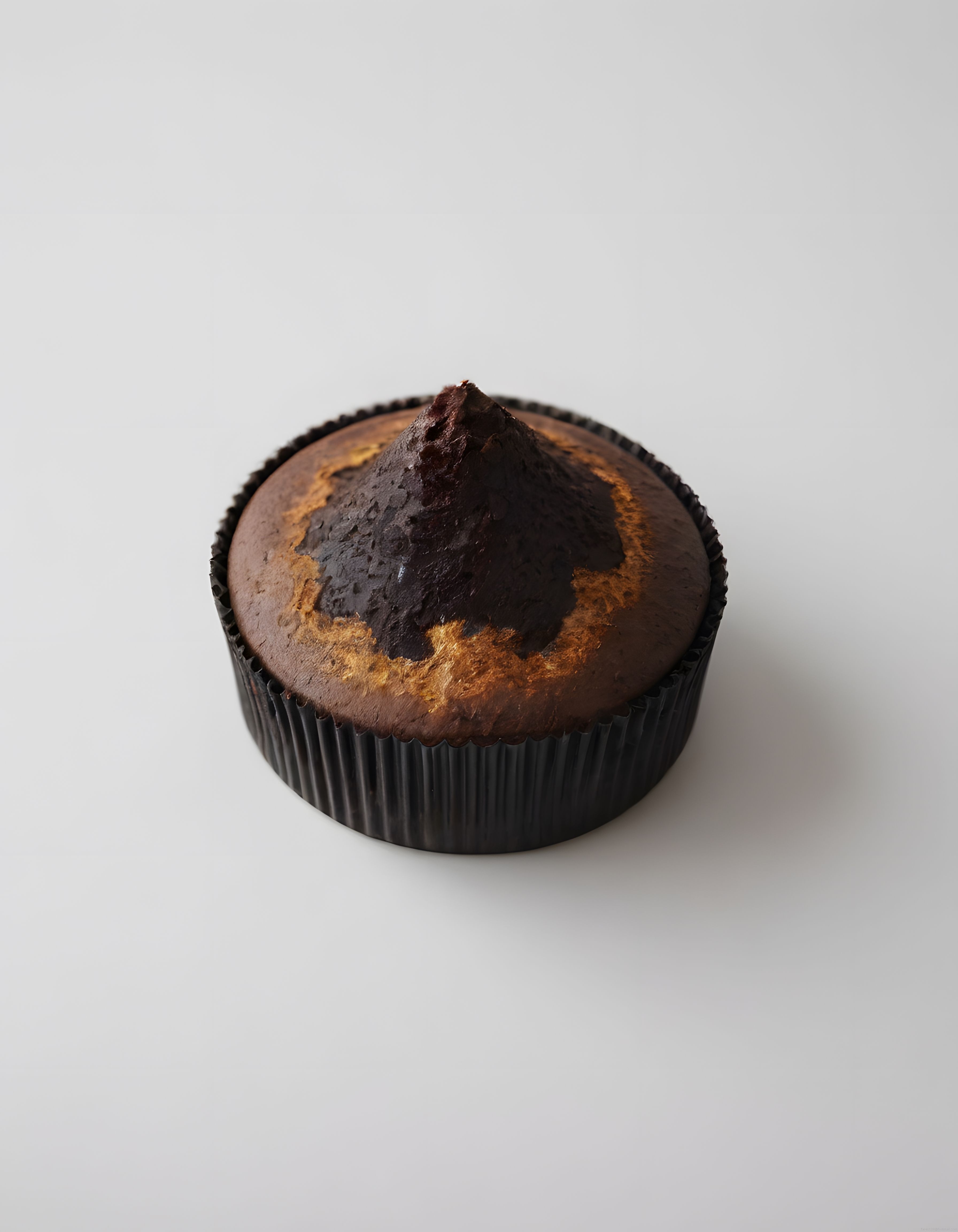 Altın Yaldızlı Çikolatalı Cupcake: Lüks Tatlı Sunum ve Pastacılık İlhamı