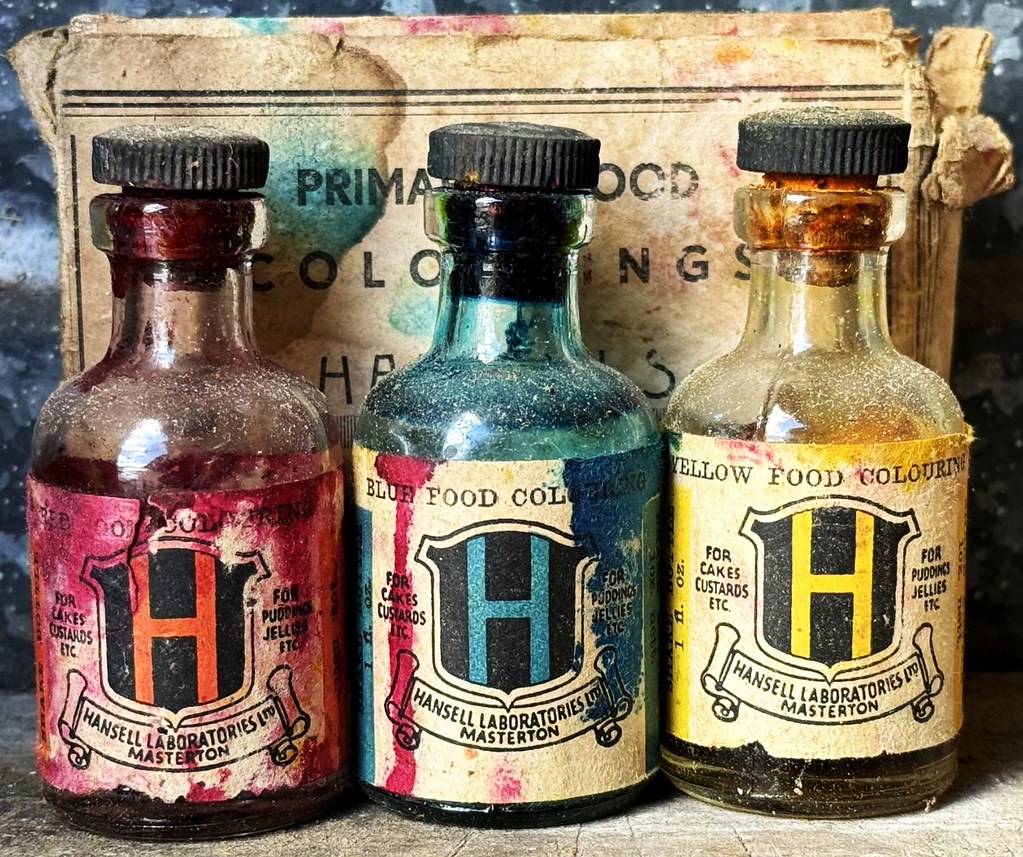 Antika Hansell Laboratories Gıda Boyası Şişeleri ve Eski Karton Kutu