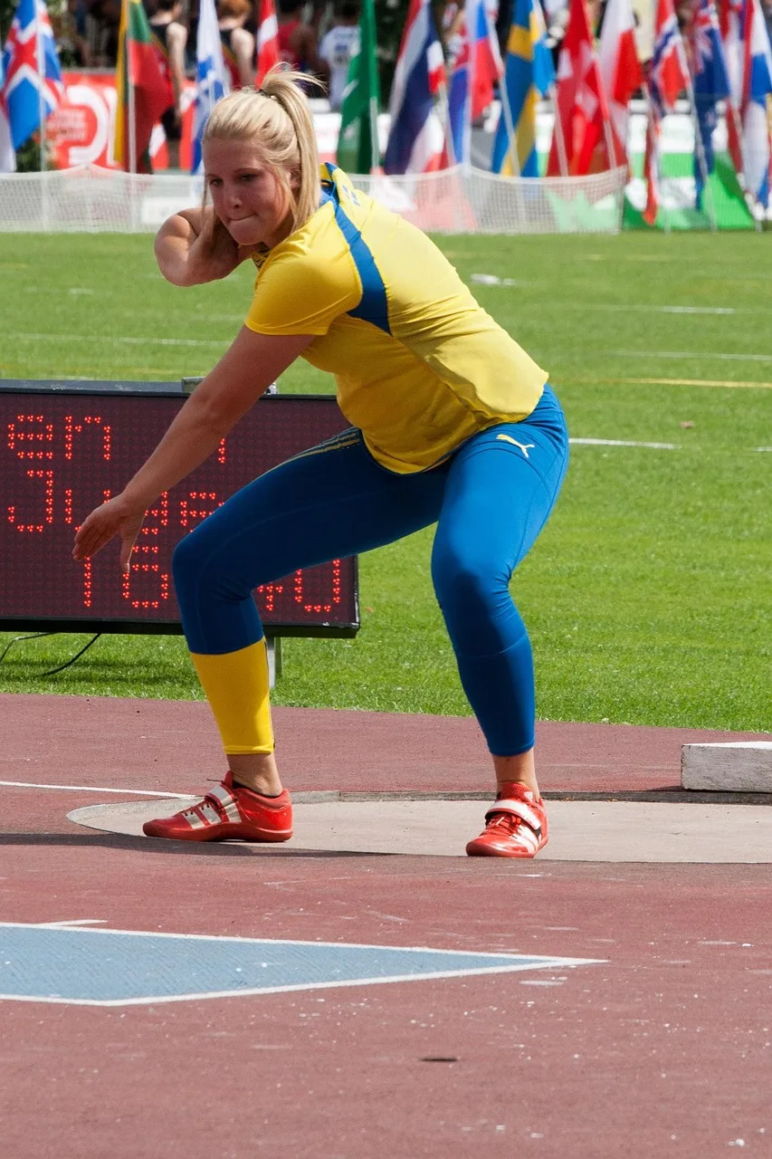 Atletizm disk atma antrenmanı - dinamik spor sahası