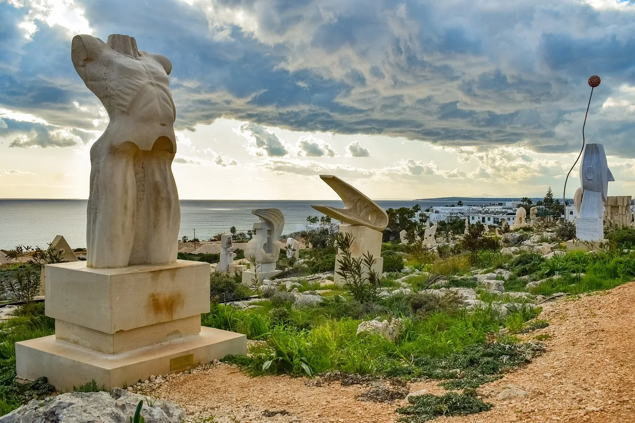 Ayia Napa heykel parkı modern sanat turu