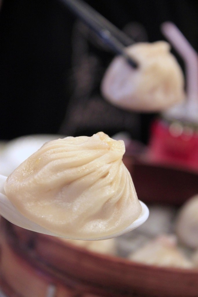 Bambu Sepette Buharlanmış Xiaolongbao: Geleneksel Çin Mantısı Keyfi