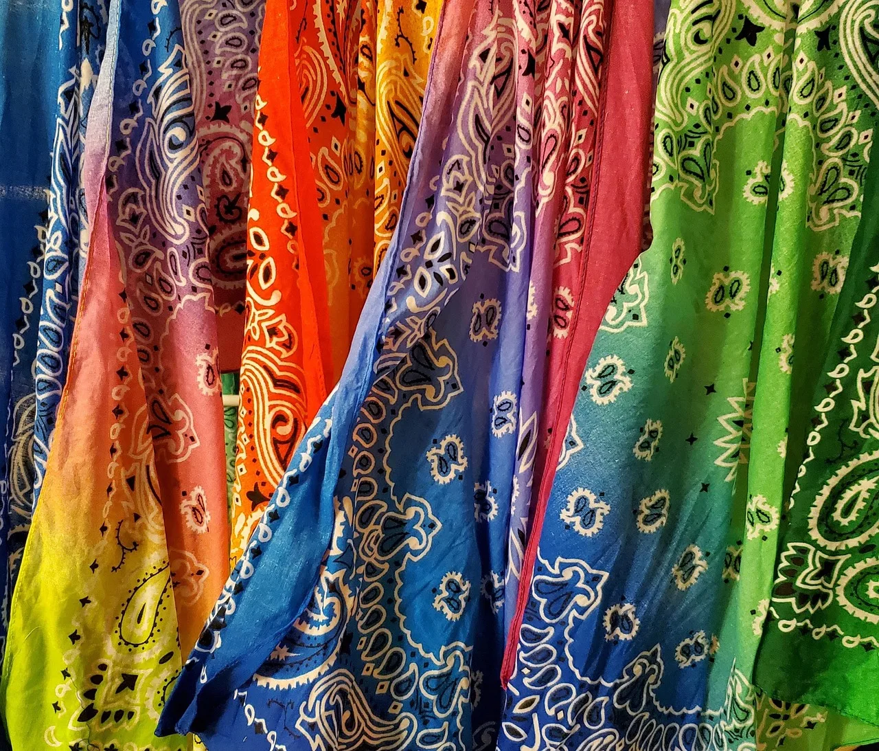 Bandana desenli gökkuşağı tasarımı - renkli moda