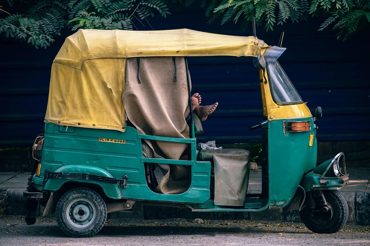 Bangkok tuktuk taksi fotoğrafı Asya şehir ulaşımı