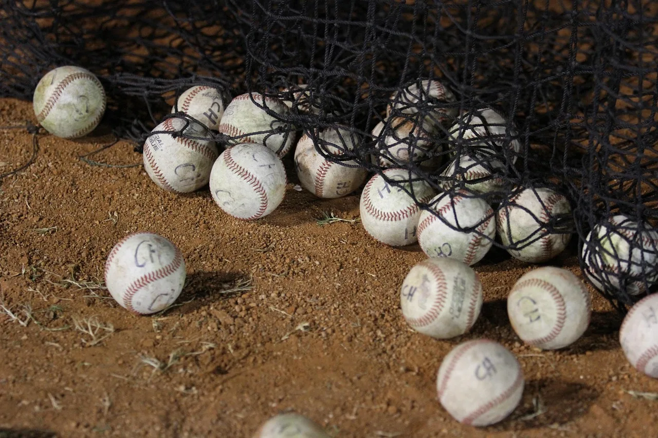 Baseball antrenmanı topuyla saha - dinamik spor