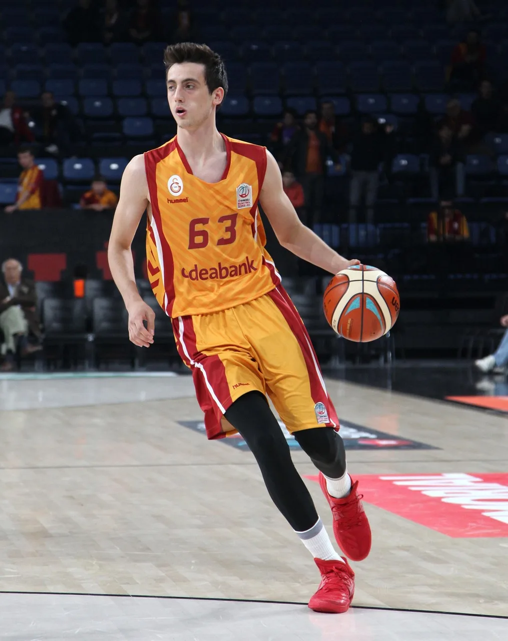 Basketbol bekliği Galatasaray temalı fotoğraf