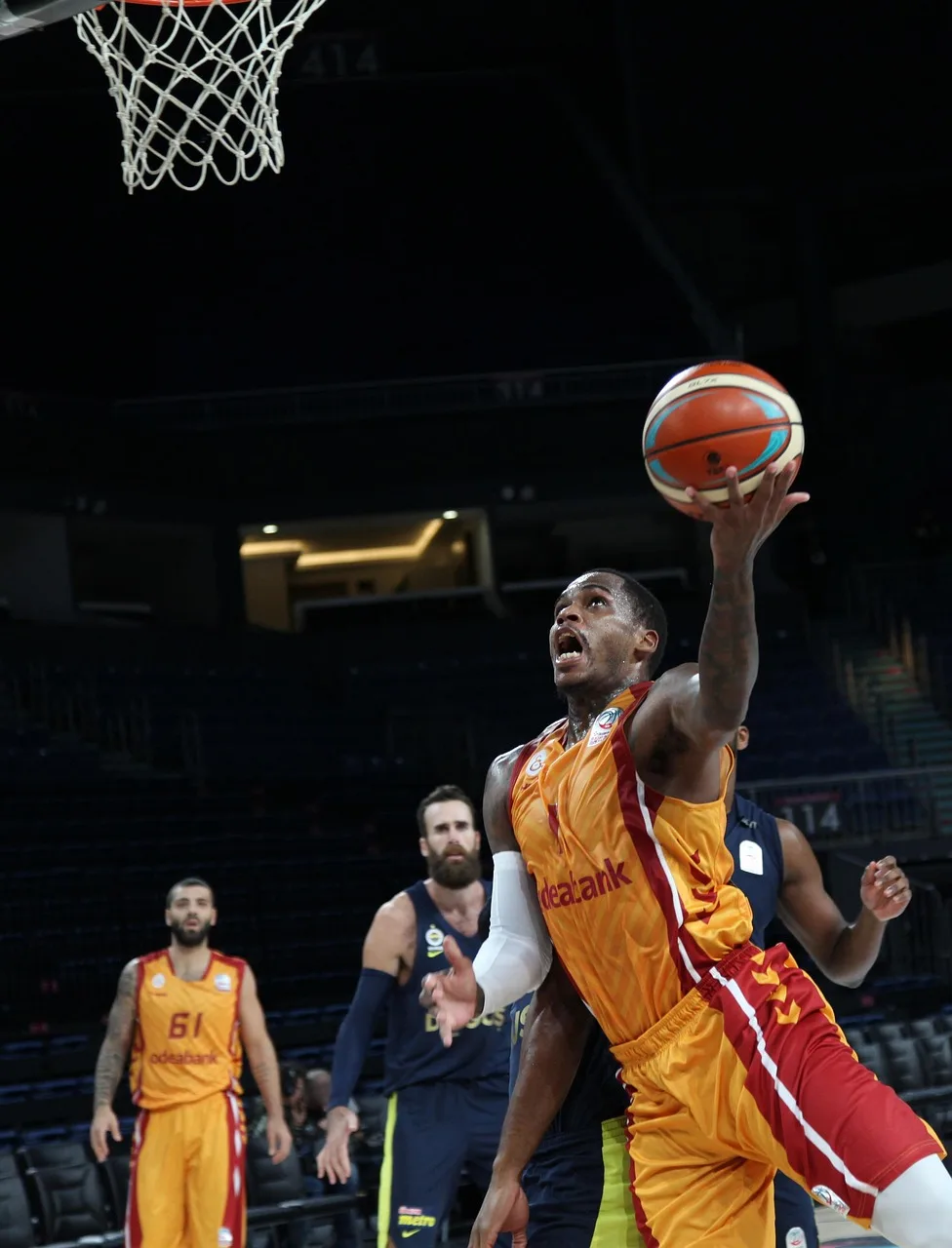 Basketbol derbisi - Galatasaray ve Fenerbahçe karşılaşması