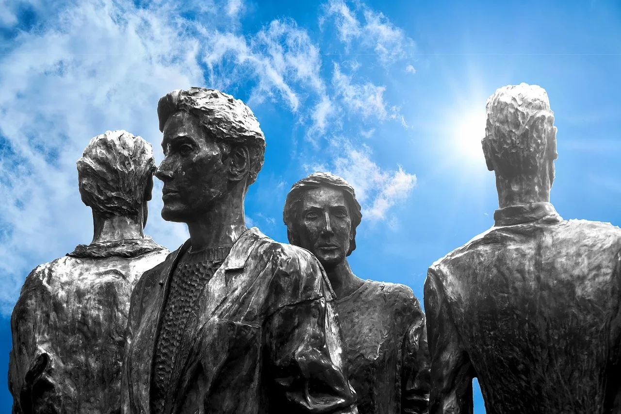 Bronz heykel insan figürleri - sanat fotoğrafı