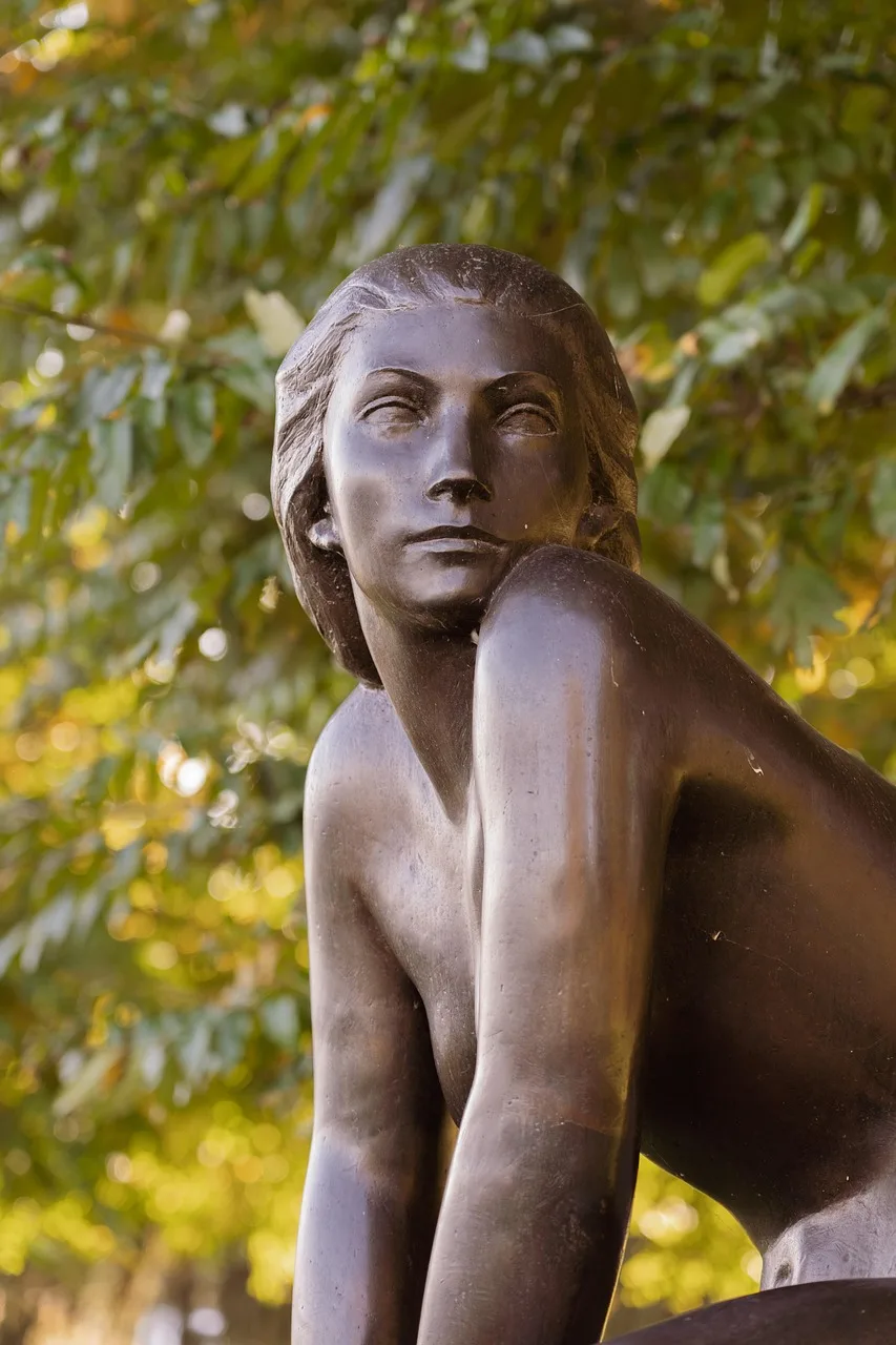 Bronz heykel sanat müze fotoğrafı - modern