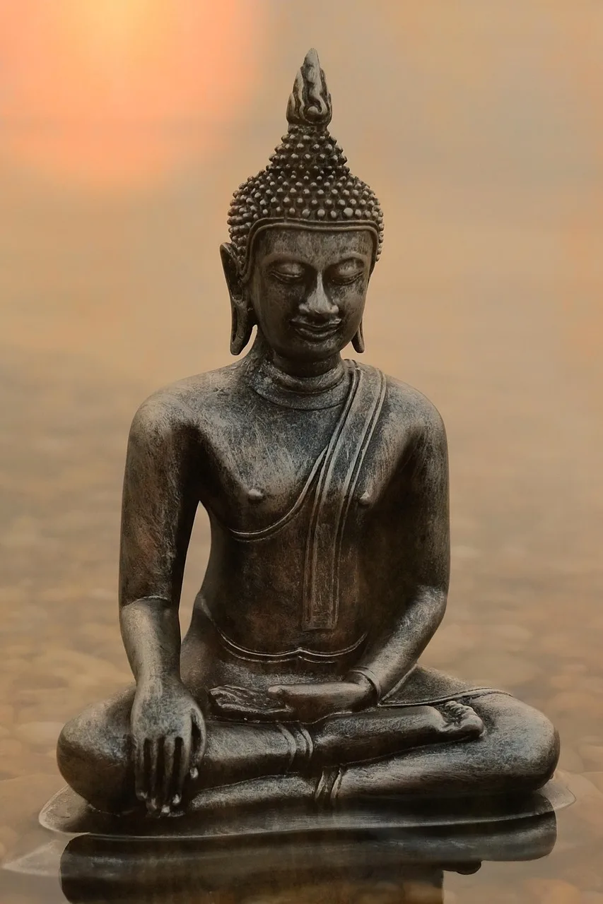 Buda heykeli - zen meditasyon ortamı