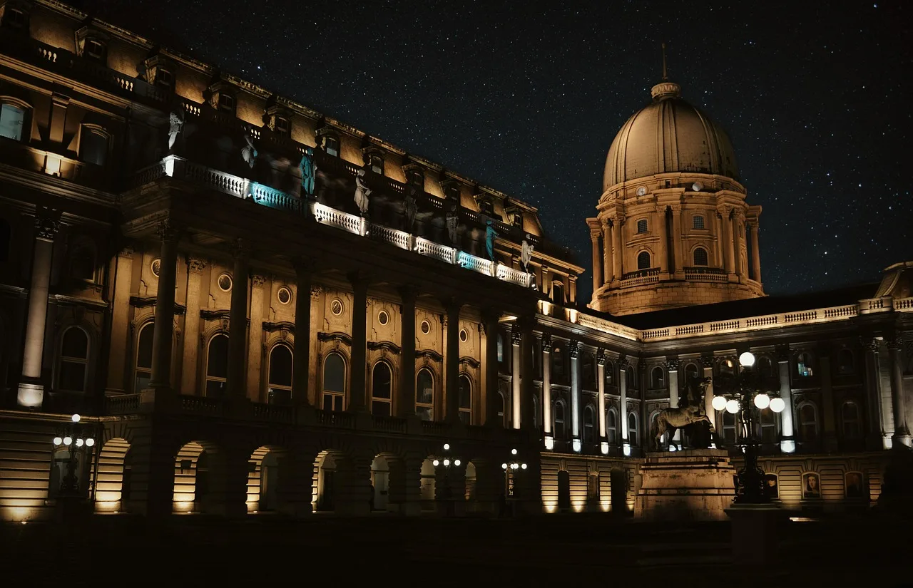 Budapeşte gece kaleleri - tarihî mimari