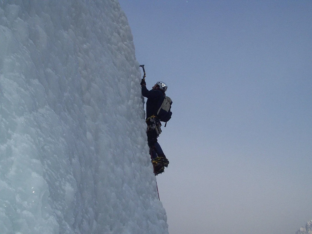 Buz tırmanışı dağ sporu - alpinizm fotoğrafı