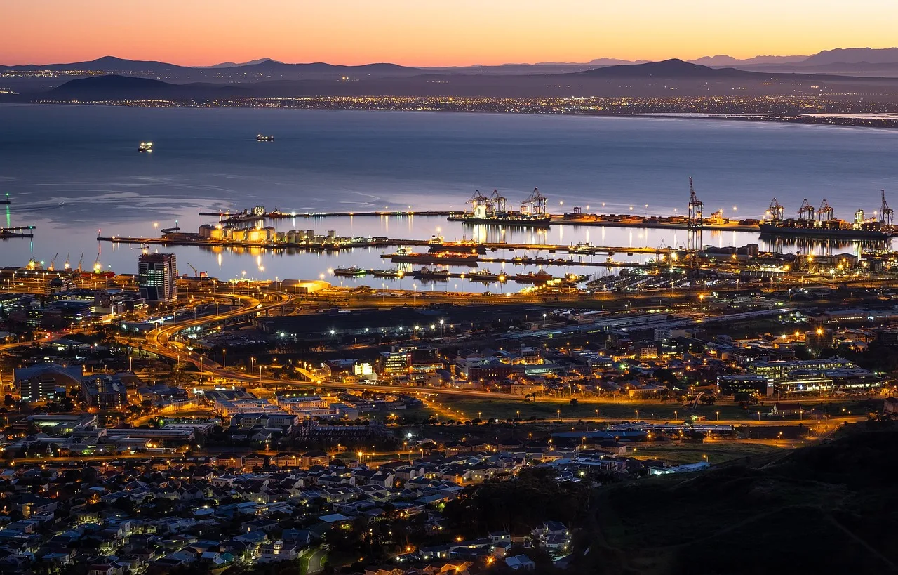 Cape Town limanı gün doğumu panoraması
