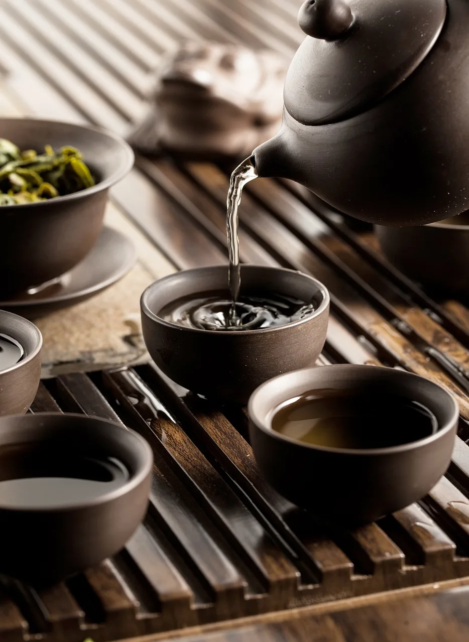 Çay takımı ve demlik - geleneksel çay seremonisi