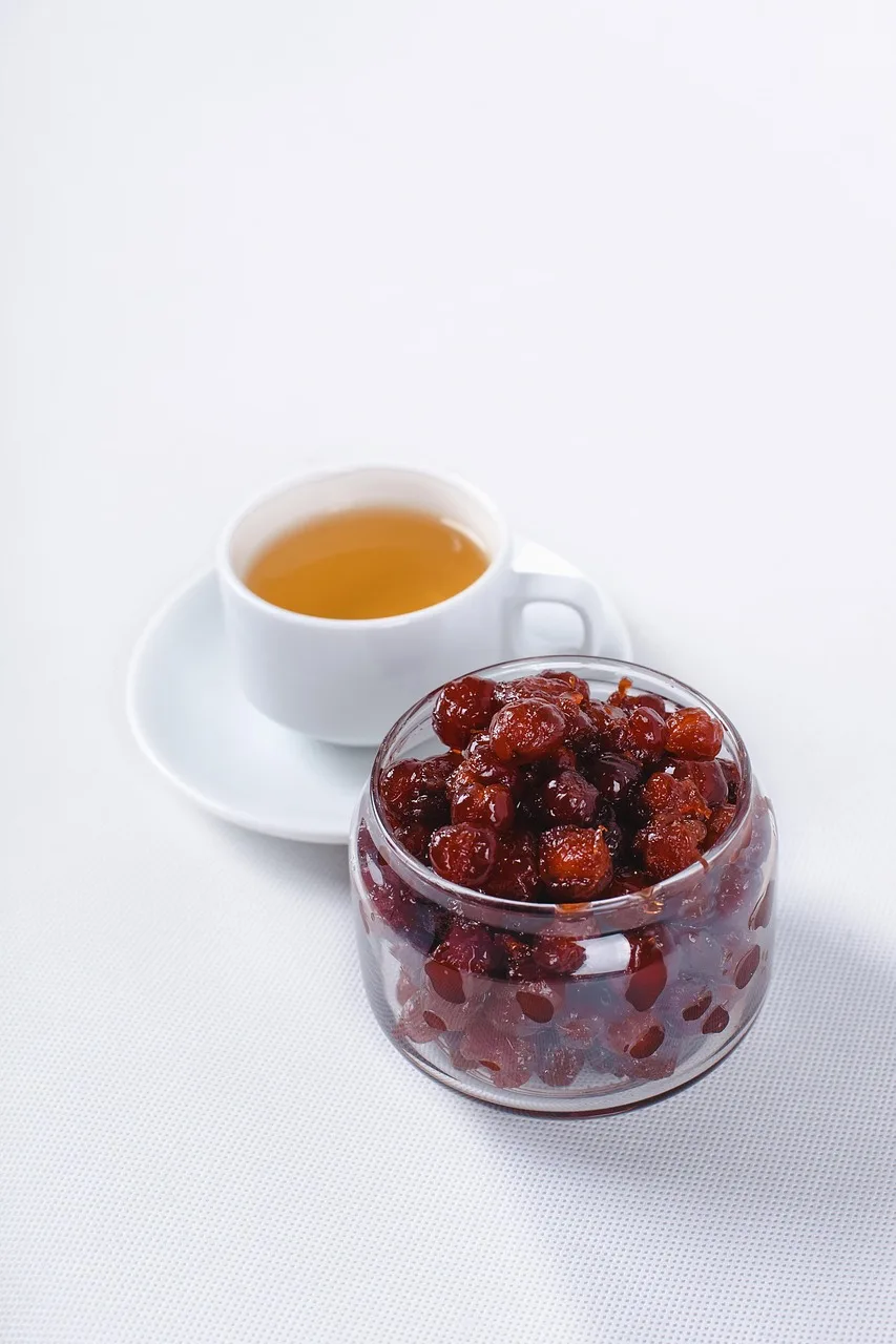 Çay ve taze meyve karışımı sahne fotoğrafı