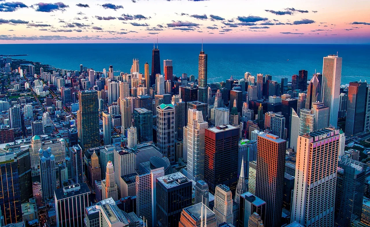 Chicago gökdelenleri ve Michigan Gölü manzarası