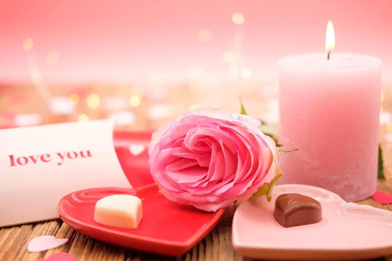 çikolatalı kalp hediyesi - romantik anneler günü