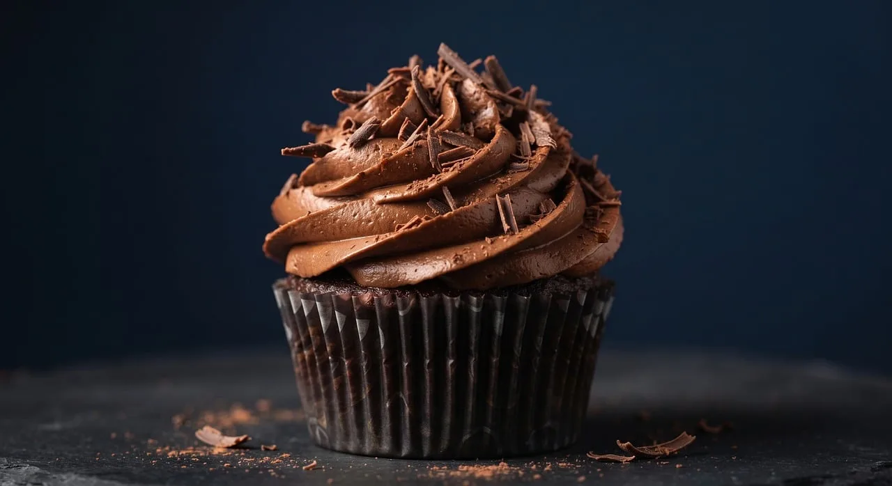 Çikolatalı kekli cupcake fotoğrafı - lezzetli atıştırmalık