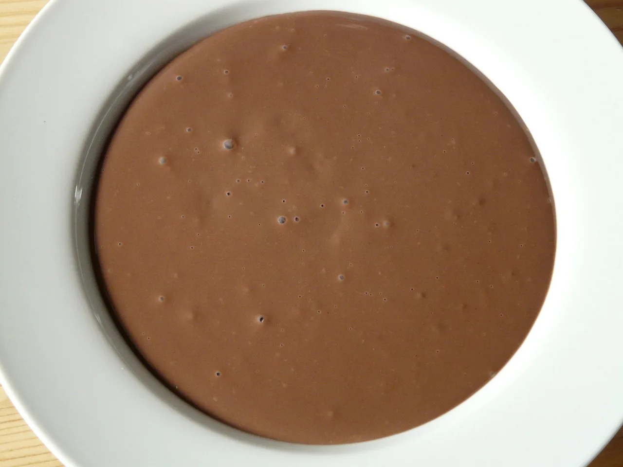 Çikolatalı puding tabağı - lezzetli tatlı sunumu