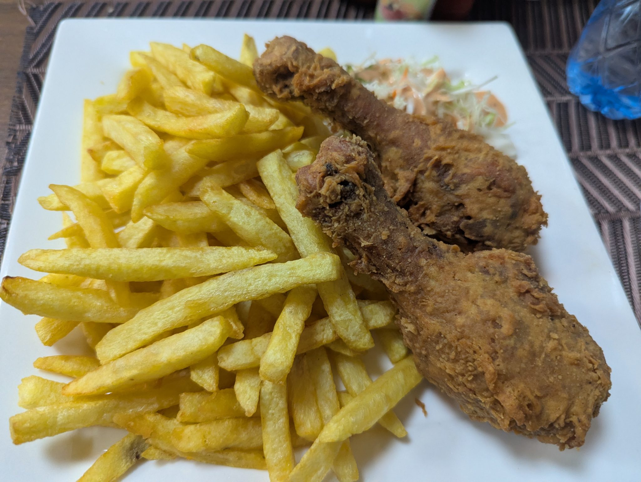 Çıtır Tavuk Baget ve Patates Kızartması ile Klasik Fast Food Tabağı