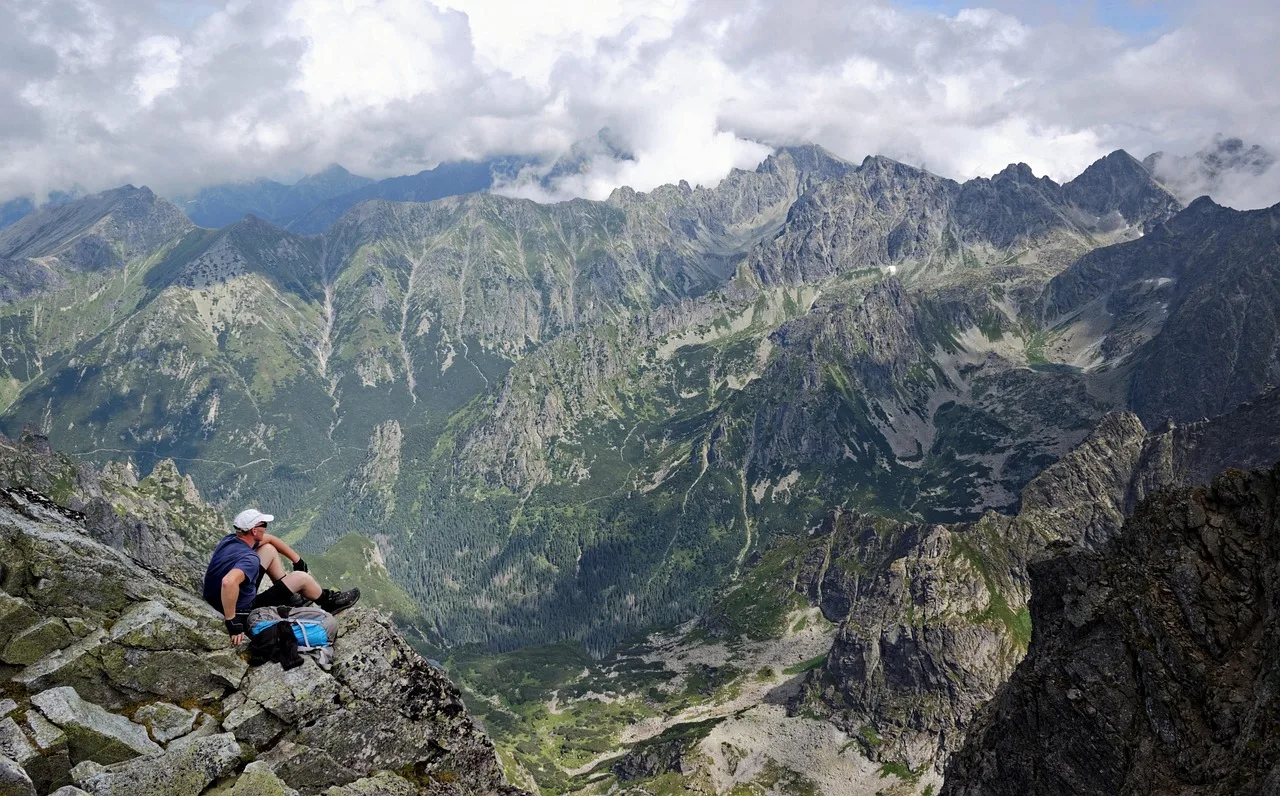 Dağ manzarası yürüyüş rotası - Tatra patikası