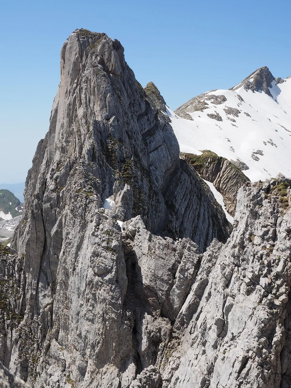 Dağ zirvesi karla kaplı alp manzarası - Alpstein fotoğrafı