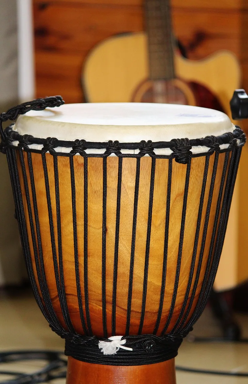Davul ve manyetik bantlı müzik enstrümanı fotoğrafı