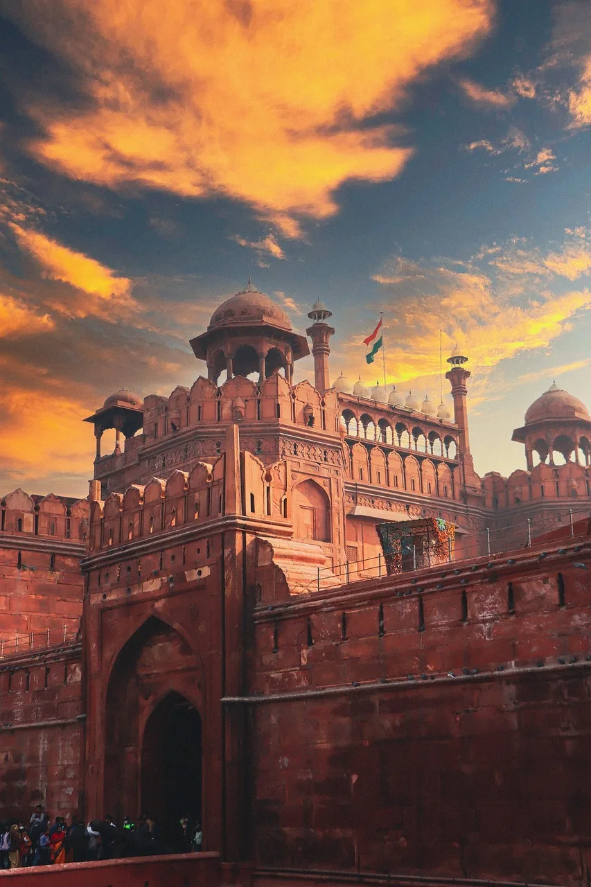 Delhi eski bina silüeti gün batımı - mimari