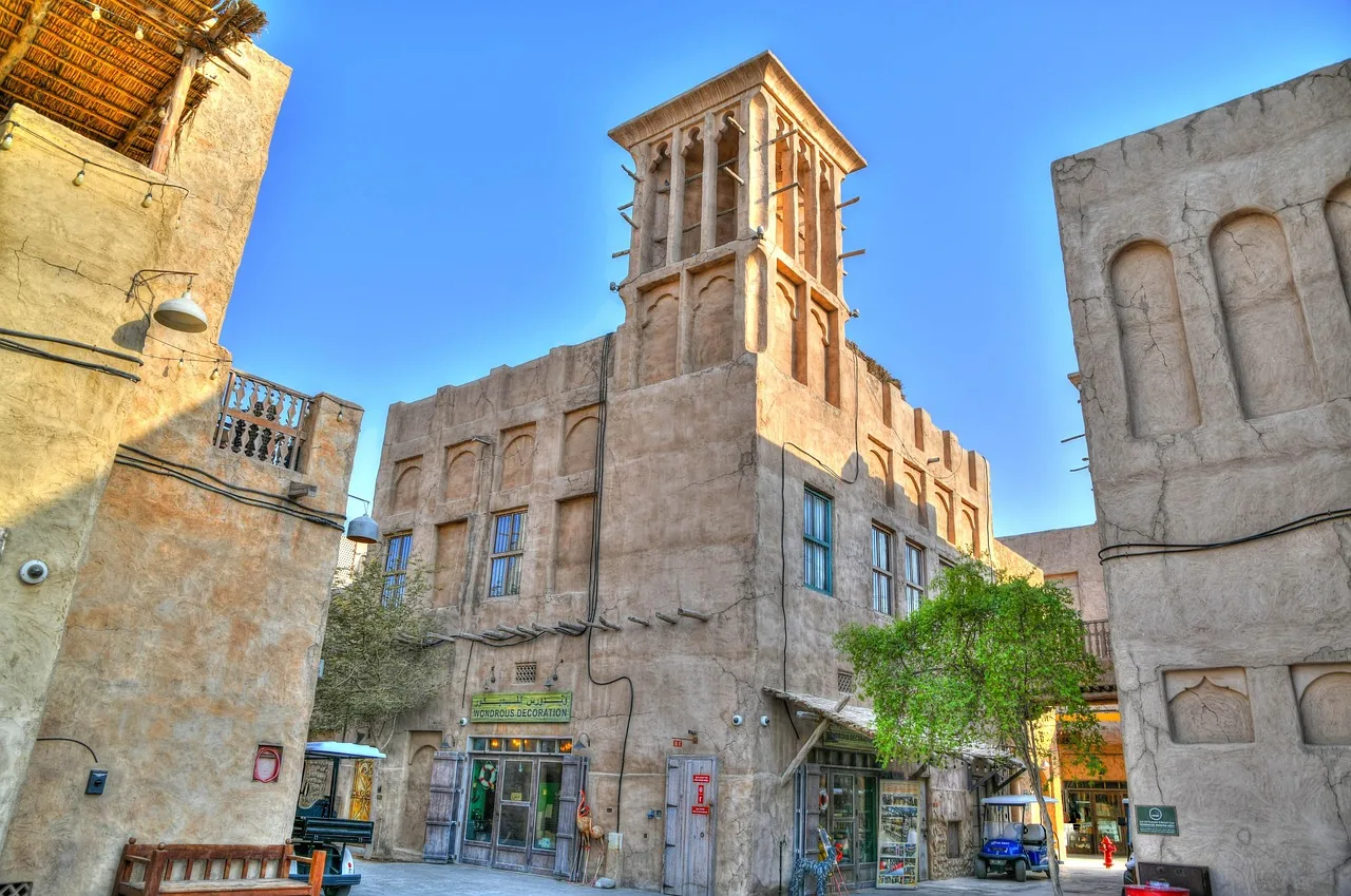 Dubai limanı gökdelen manzarası - modern şehir