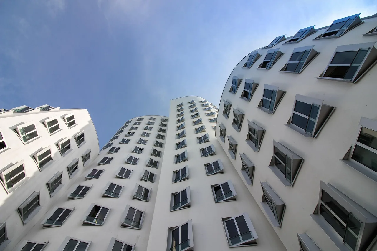 Düsseldorf limanı modern mimari detayları şehir silueti