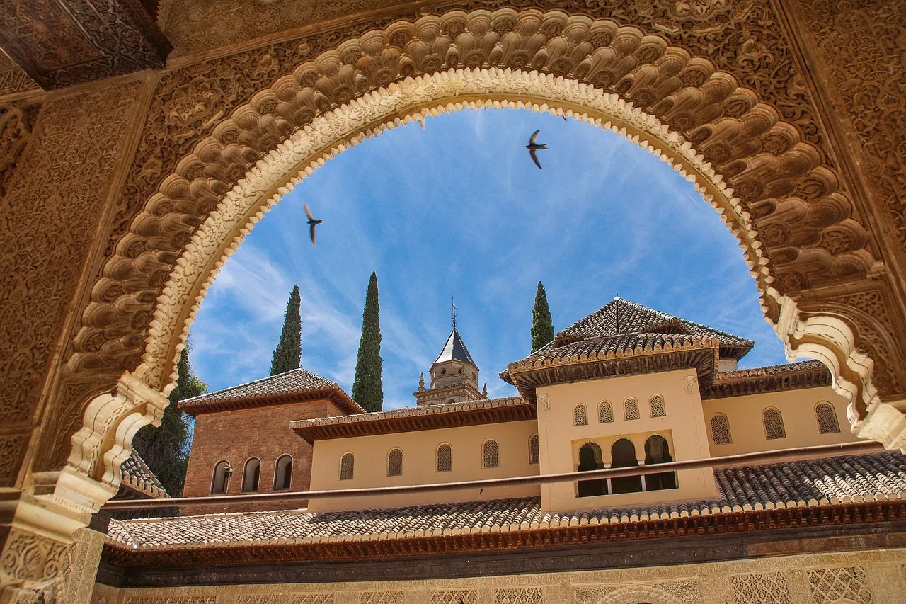 El Hamra Sarayı - Granada tarihi İslam mimarisi