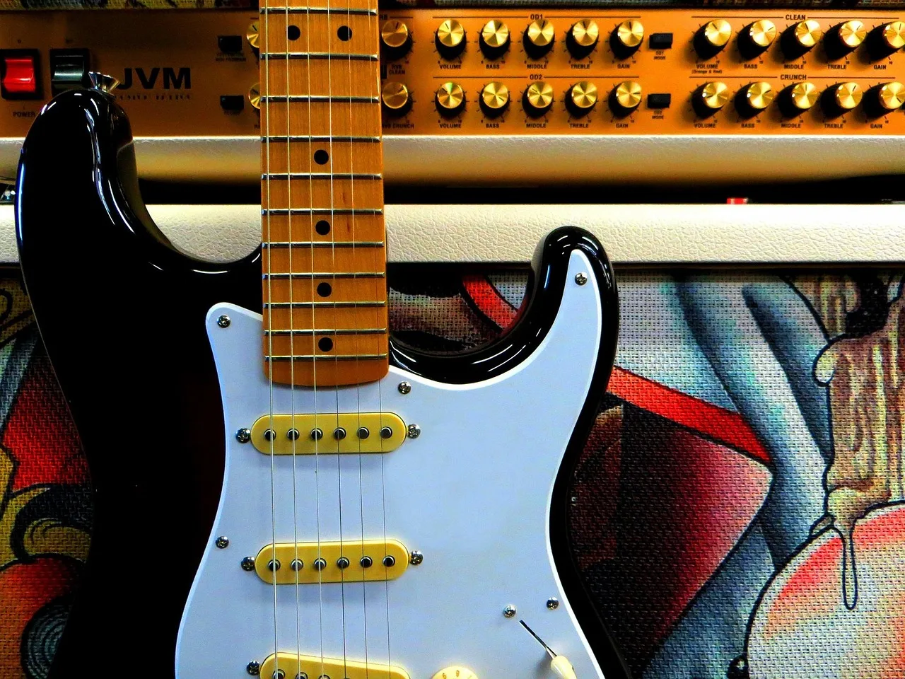 Elektrik gitar stratocaster fotoğrafı - stüdyo ekipmanı