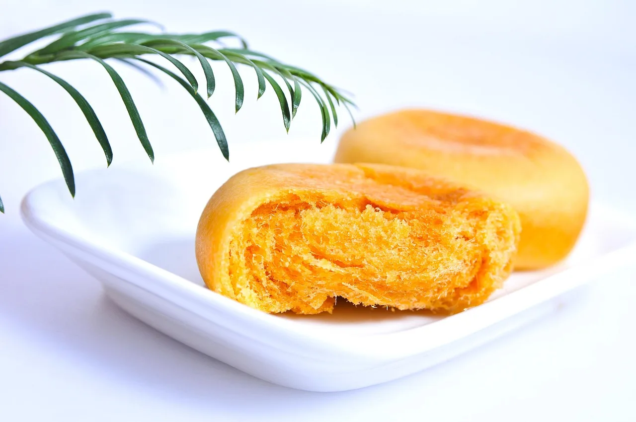 Etli muffin atıştırmalık yeşil yapraklı çay saati