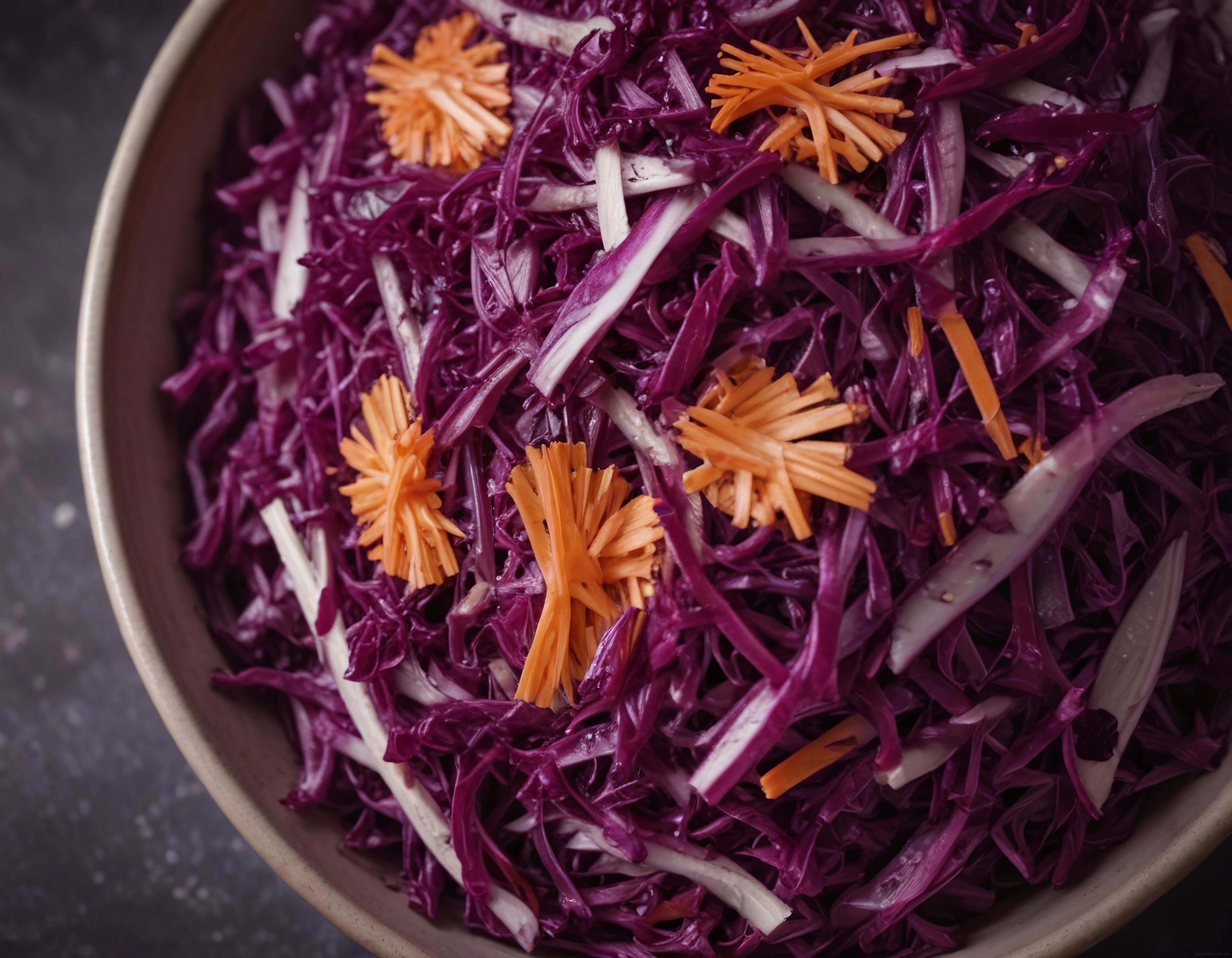 Ev Yapımı Mor Lahana Salatası: Havuçlu ve Ekşili Coleslaw Tarifi