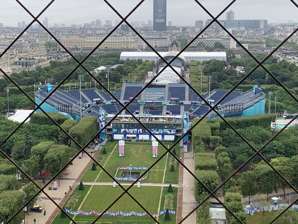 Eyfel Kulesi'nden Eşsiz Paris Stadyumu ve Yeşil Park Panoraması