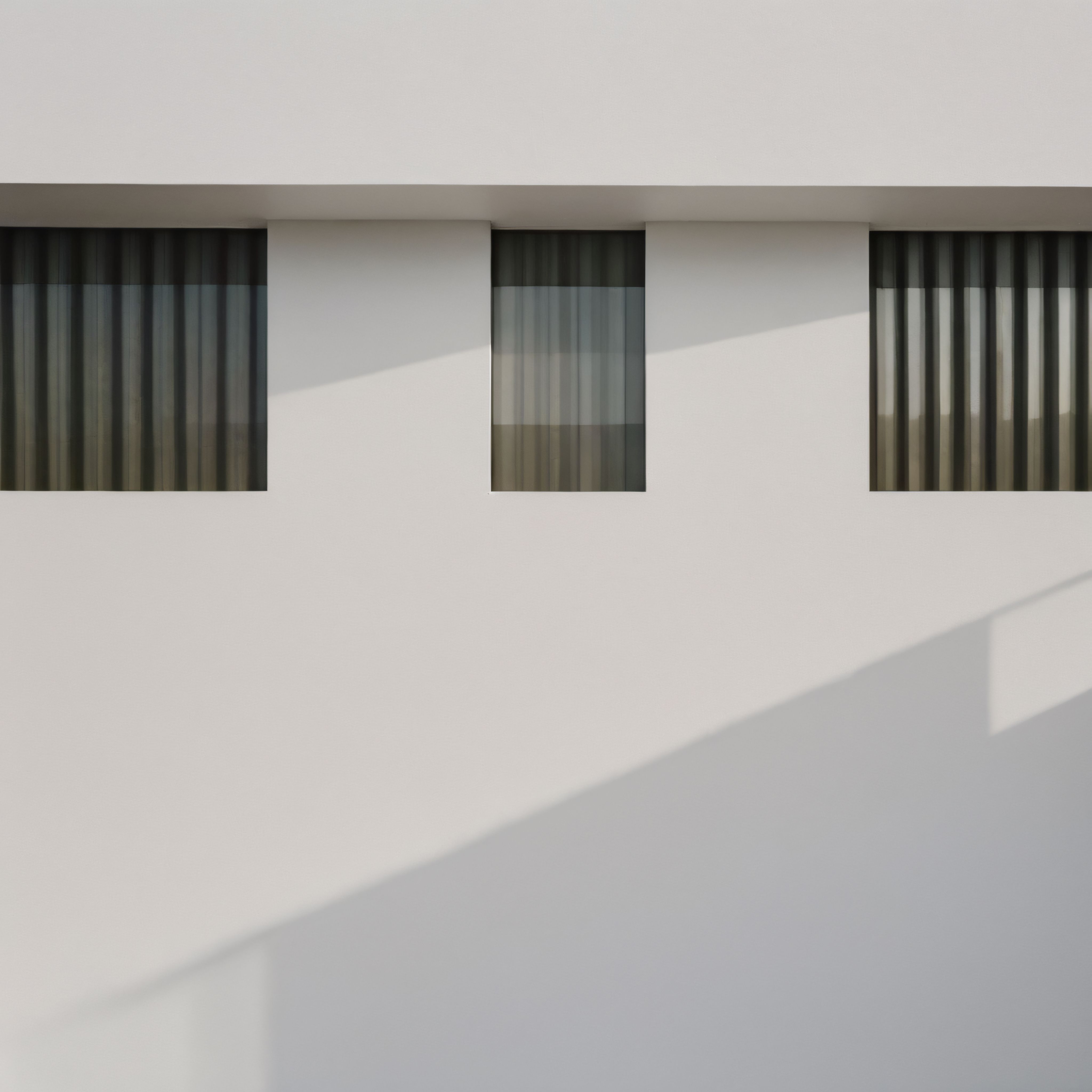 Gölge ve Işığın Dansı: Modern Minimalist Mimari Detay ve Düşey Pencereler