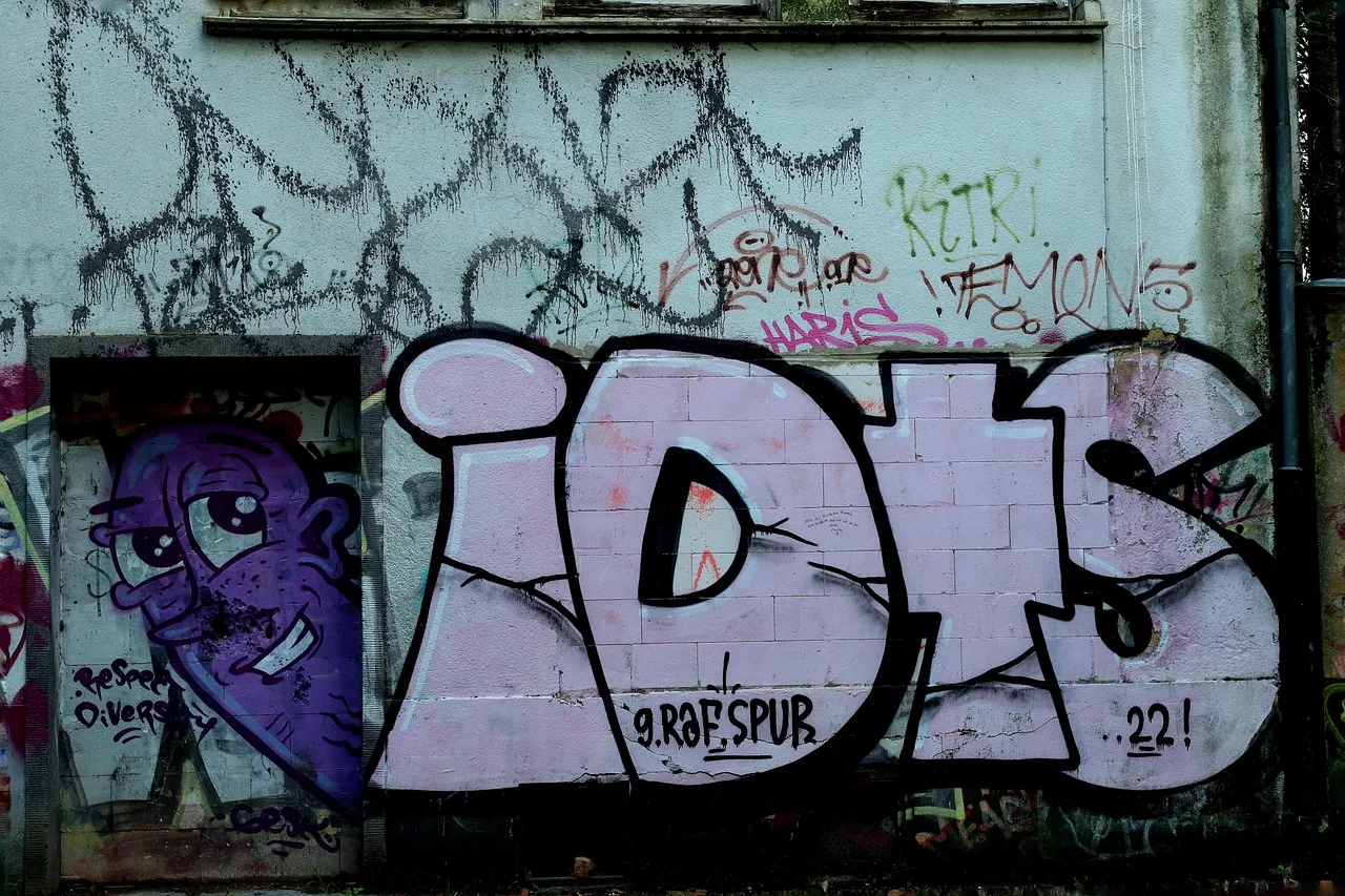 Graffiti duvar resmi - renkli sokak sanatı