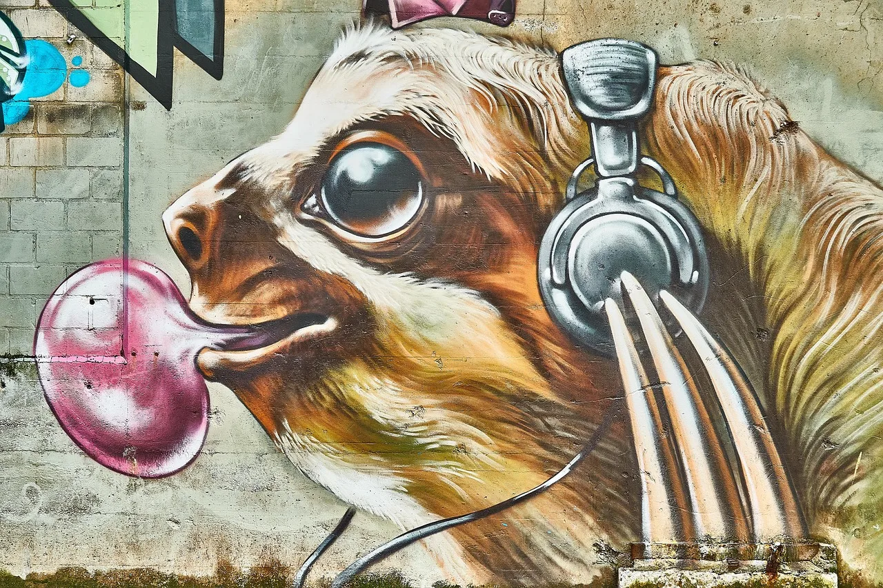 Graffiti tembel hayvan kulaklıklı duvar resmi
