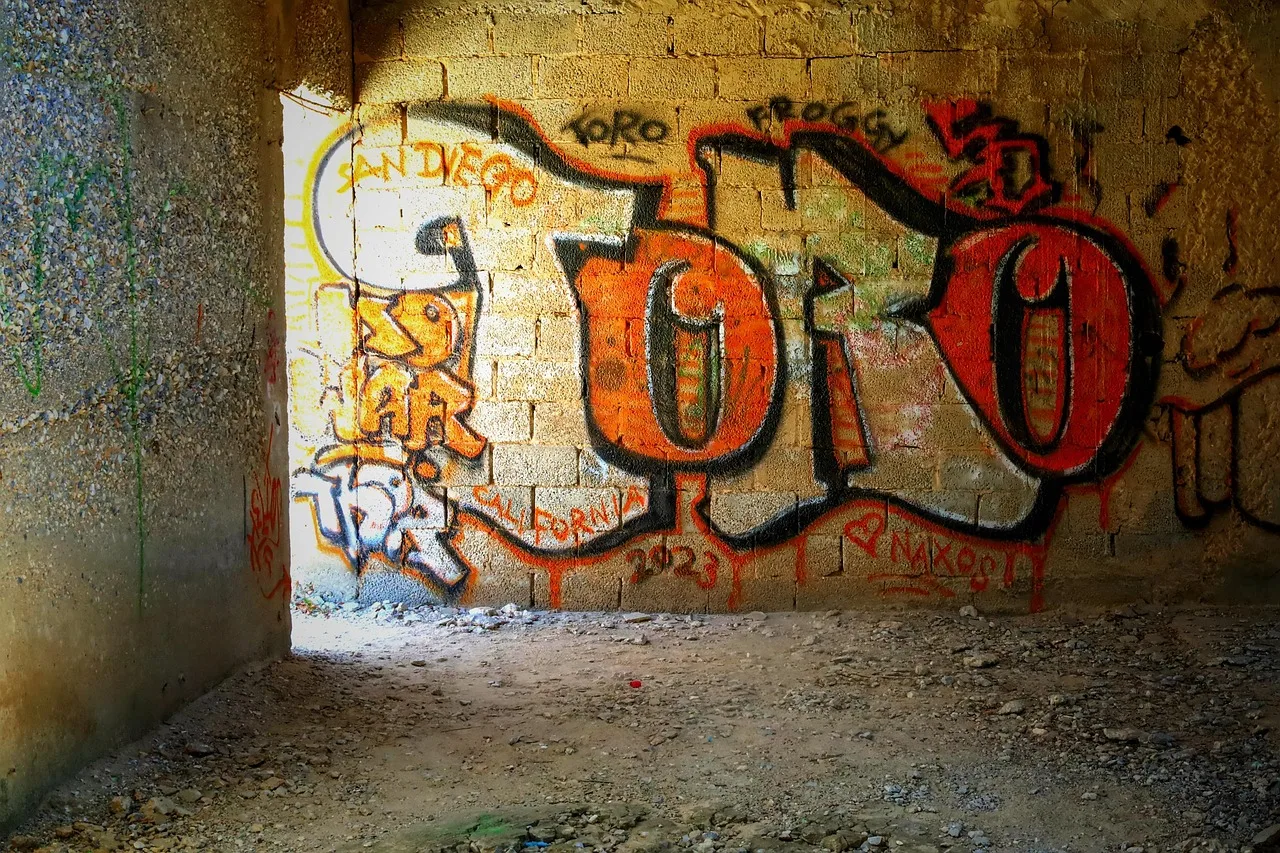Grafiti sanatının kayıp yer ruini - antik duvar resmi