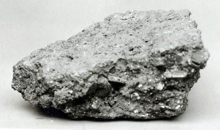 Gri Metalik Yüzeyli Ham Mineral ve Cevher Örneği Makro Çekim