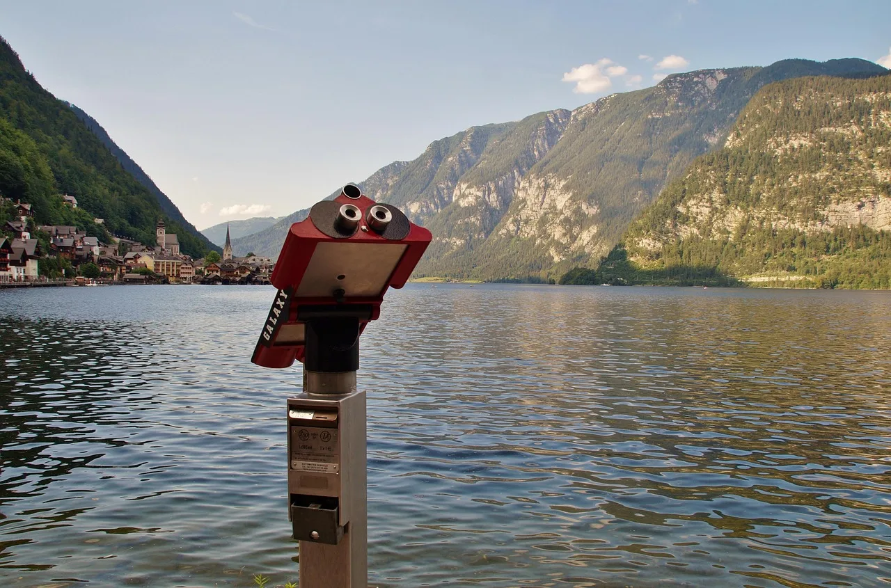 Hallstatt gölü alp manzarası - yaz akşamı