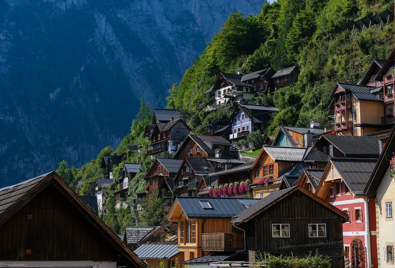 Hallstatt köyü manzarası dağ ve doğa fotoğrafı