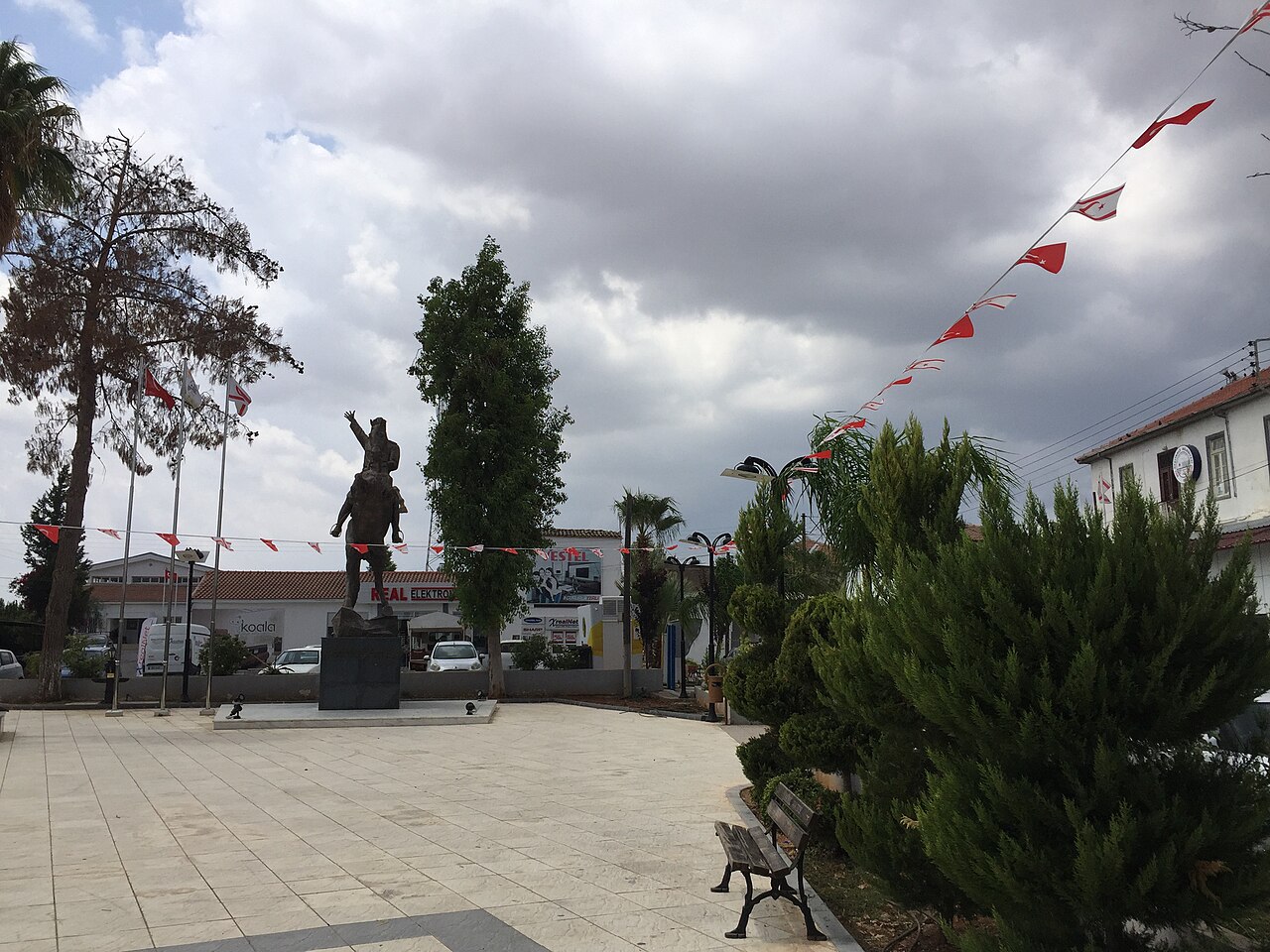 Atatürk Meydanı