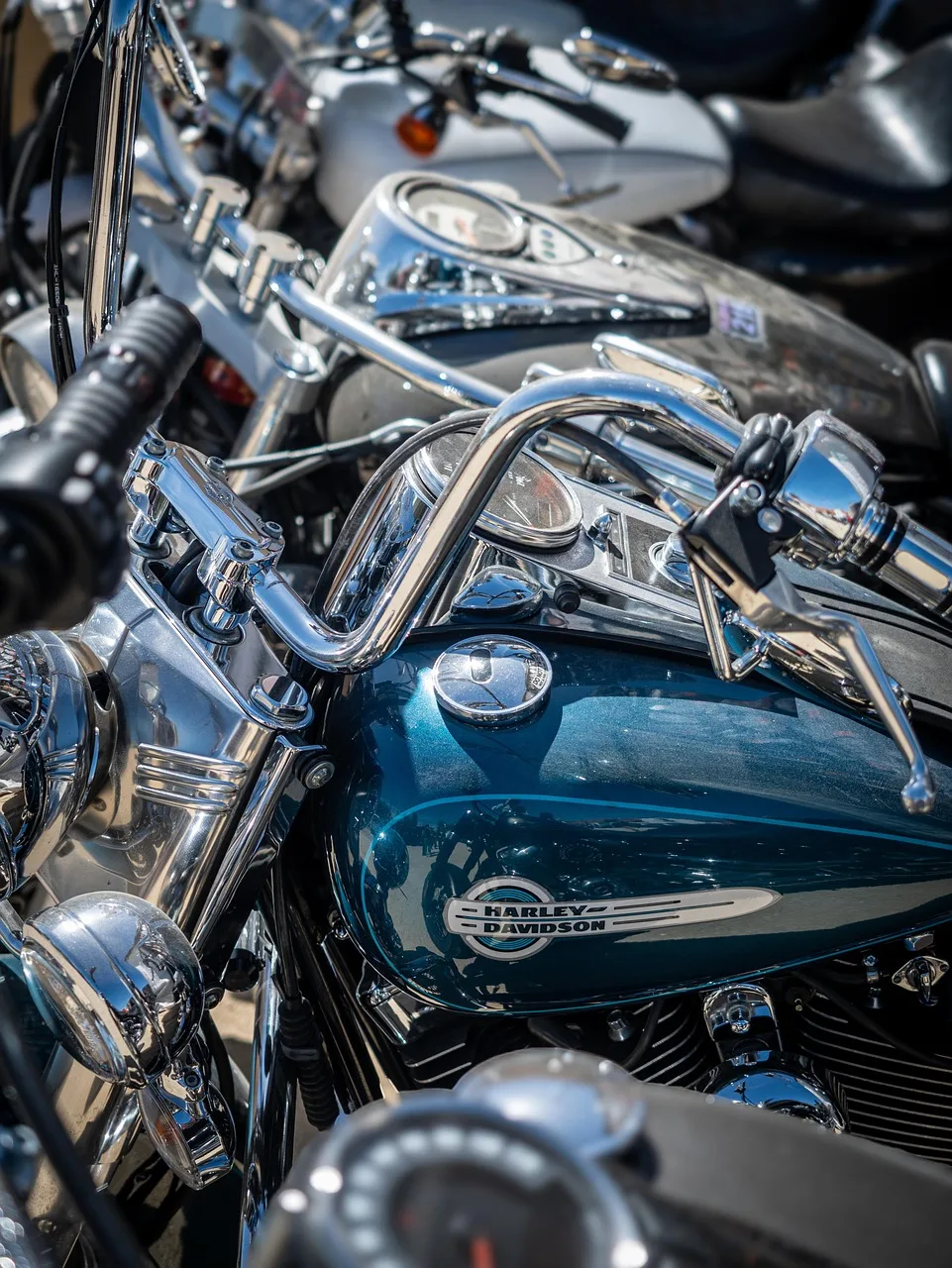 Harley motorsiklet seyahat fotoğrafı - yolculuk teması