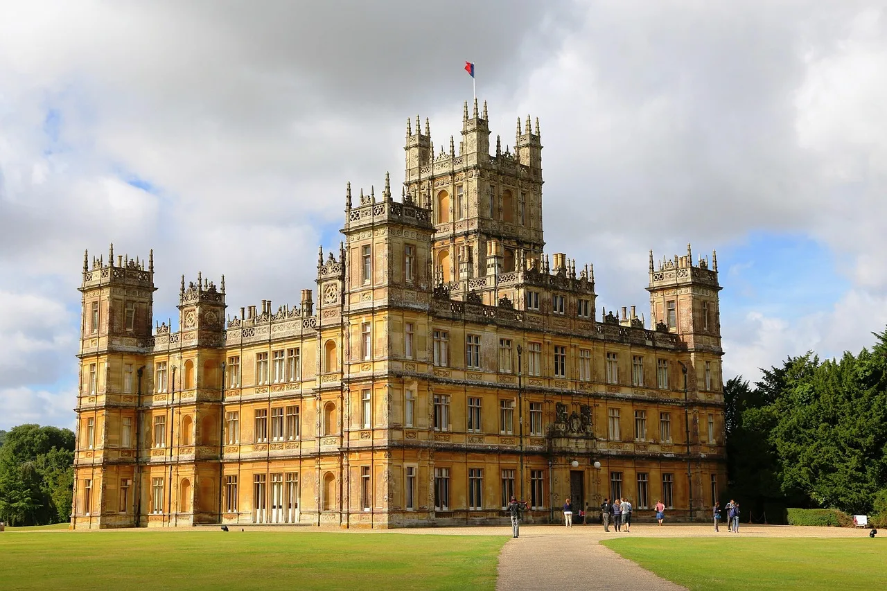 Highclere Kalesi - tarihi taş mimari fotoğrafı