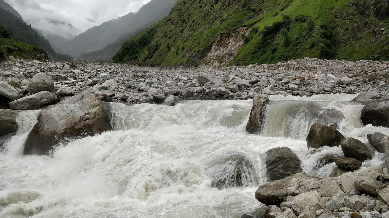 Himalaya dağları keşfi - macera dolu trekking