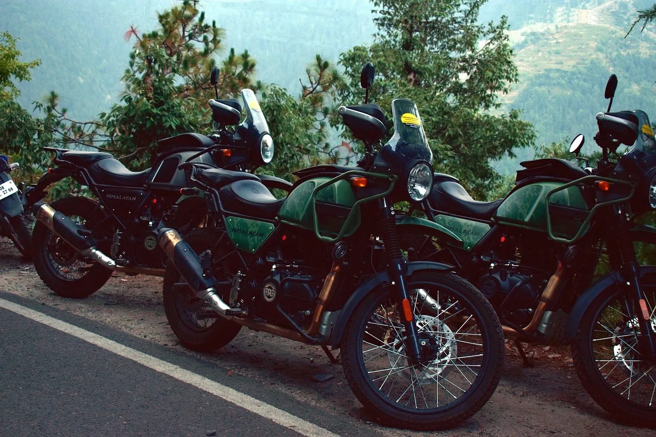 Himalaya dağlarında motosiklet yolculuğu