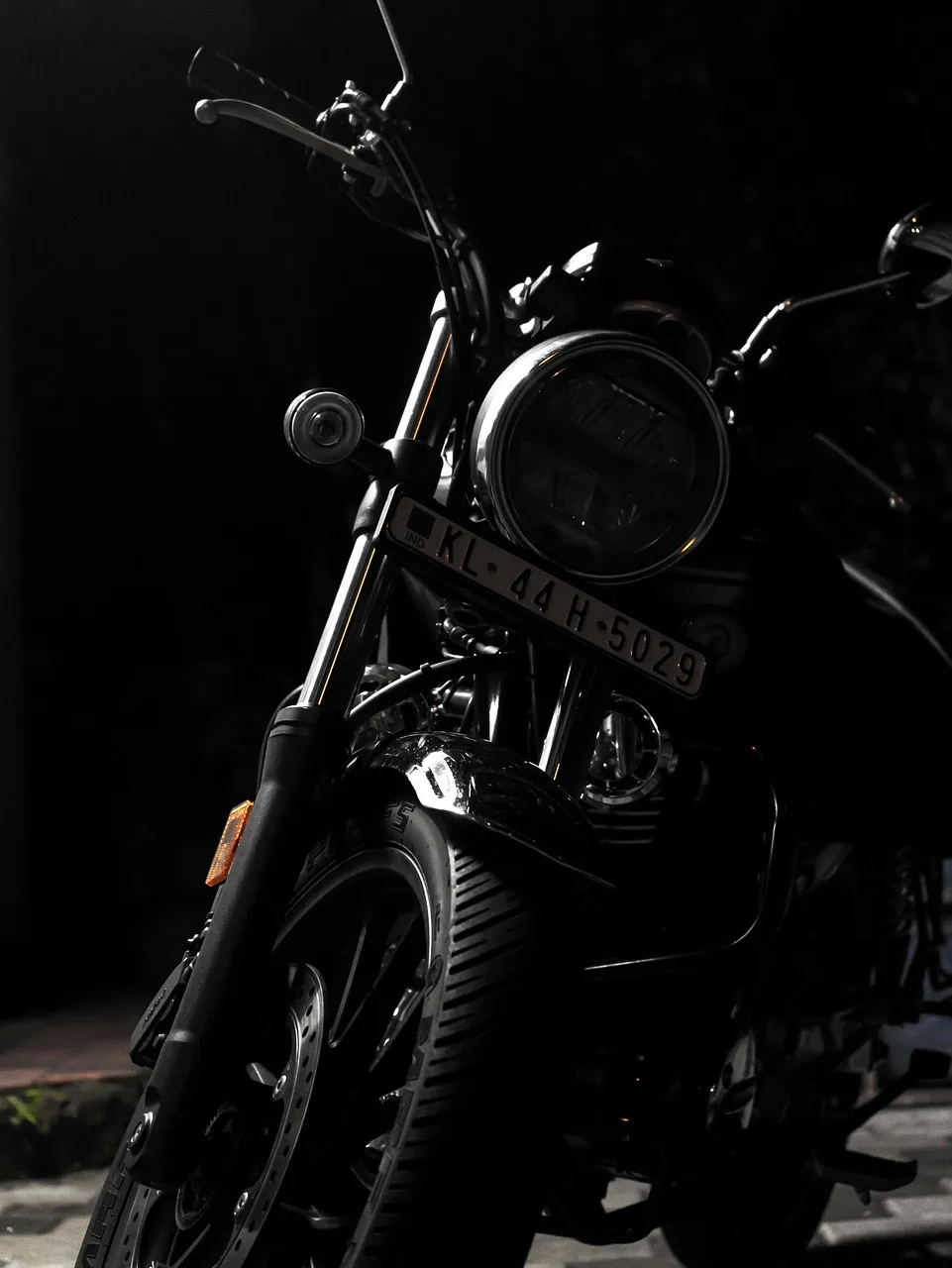 Honda retro motorlu bisiklet yol fotoğrafı